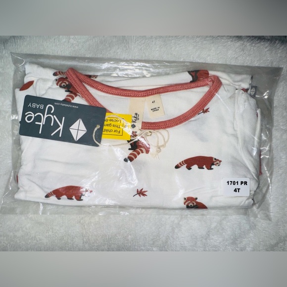 🍂NIB Kyte Red Panda Set🍂 - Picture 2 of 2